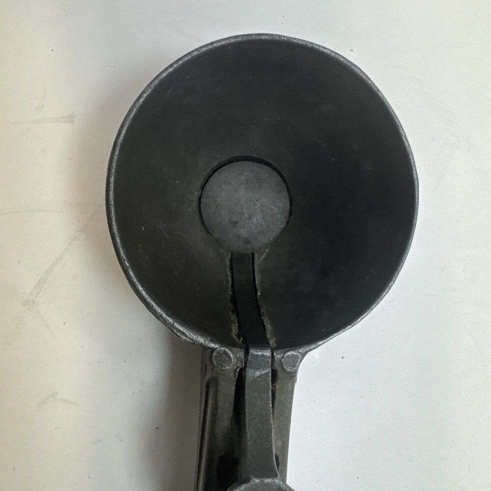 Push Button Ice Cream Scooper Cast Aluminum Metal - Picture 2 of 4